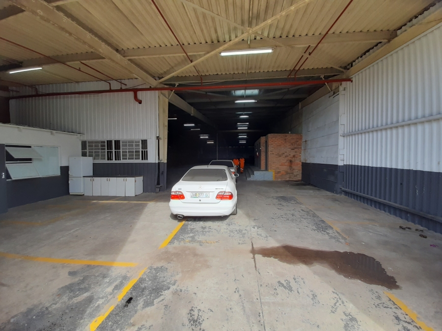 To Let Commercial Property for Rent in Wilsonia Eastern Cape